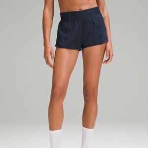Lululemon Hotty Hot High-Rise Lined Short 2.5" size 2